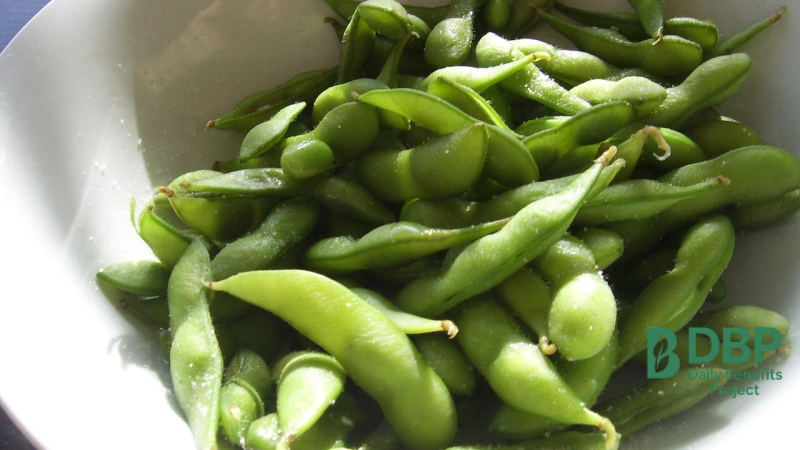 Edamame – snackable vegan food protein fresh green edamame beans in a bowl